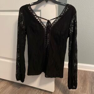 NWOT Willow Root - sexy black lace and open back top - size Small (Buckle store)
